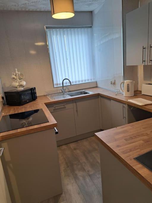 1 Bed Apart Dowlais Екстер'єр фото