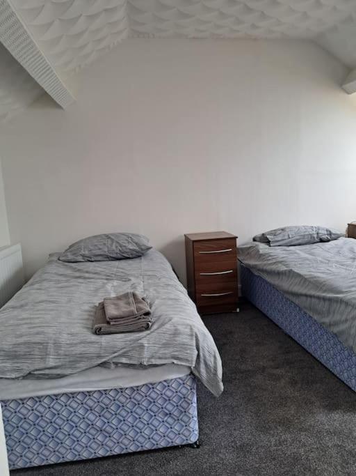 1 Bed Apart Dowlais Екстер'єр фото