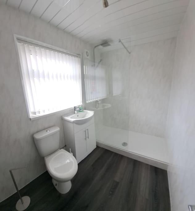 1 Bed Apart Dowlais Екстер'єр фото